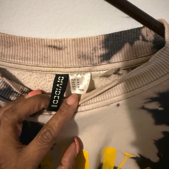 H&M Black and Cream Graphic Sweatshirt - Picture 3 of 4
